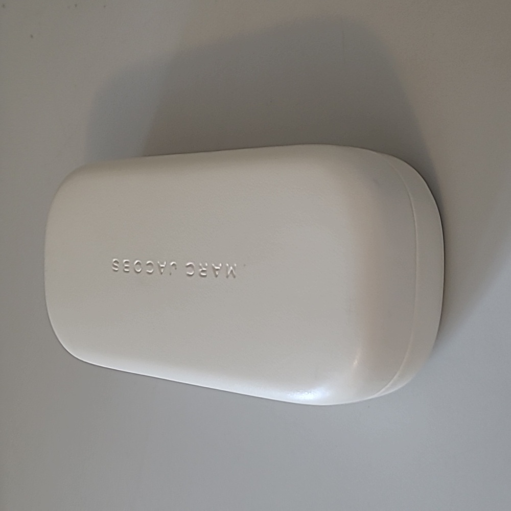 Marc Jacobs Case - Picture 9 of 12